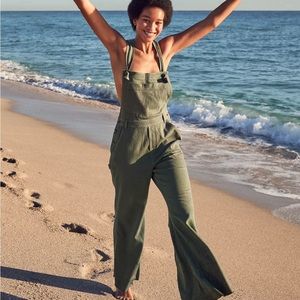 AERIE OVERALLS ARMY GREEN SUPER COMFY XS